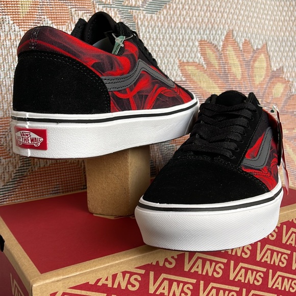 Vans Comfycush Old School 
After Dark Black/Red
VNOA5DYCY09
WMNS sneakers - Picture 11 of 16